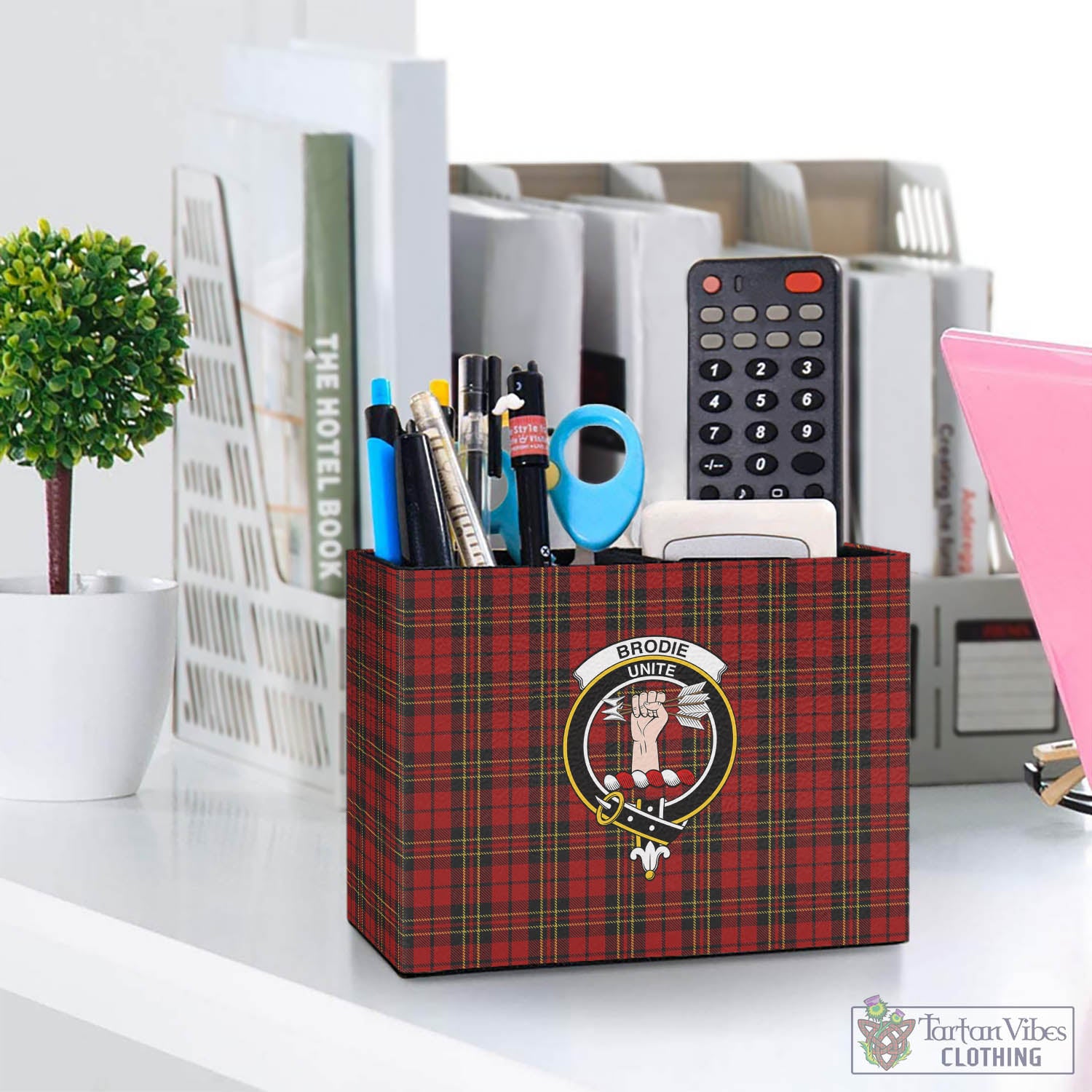 Brodie Tartan Pen Holder with Family Crest One Size 5.9"(L)*2.7"(W)*4.3"(H) - Tartan Vibes Clothing