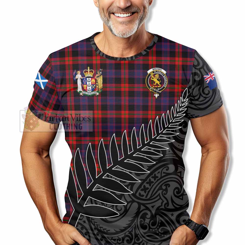 Tartan Vibes Clothing Brown (Broun) Crest Tartan T-Shirt with New Zealand Silver Fern Half Style