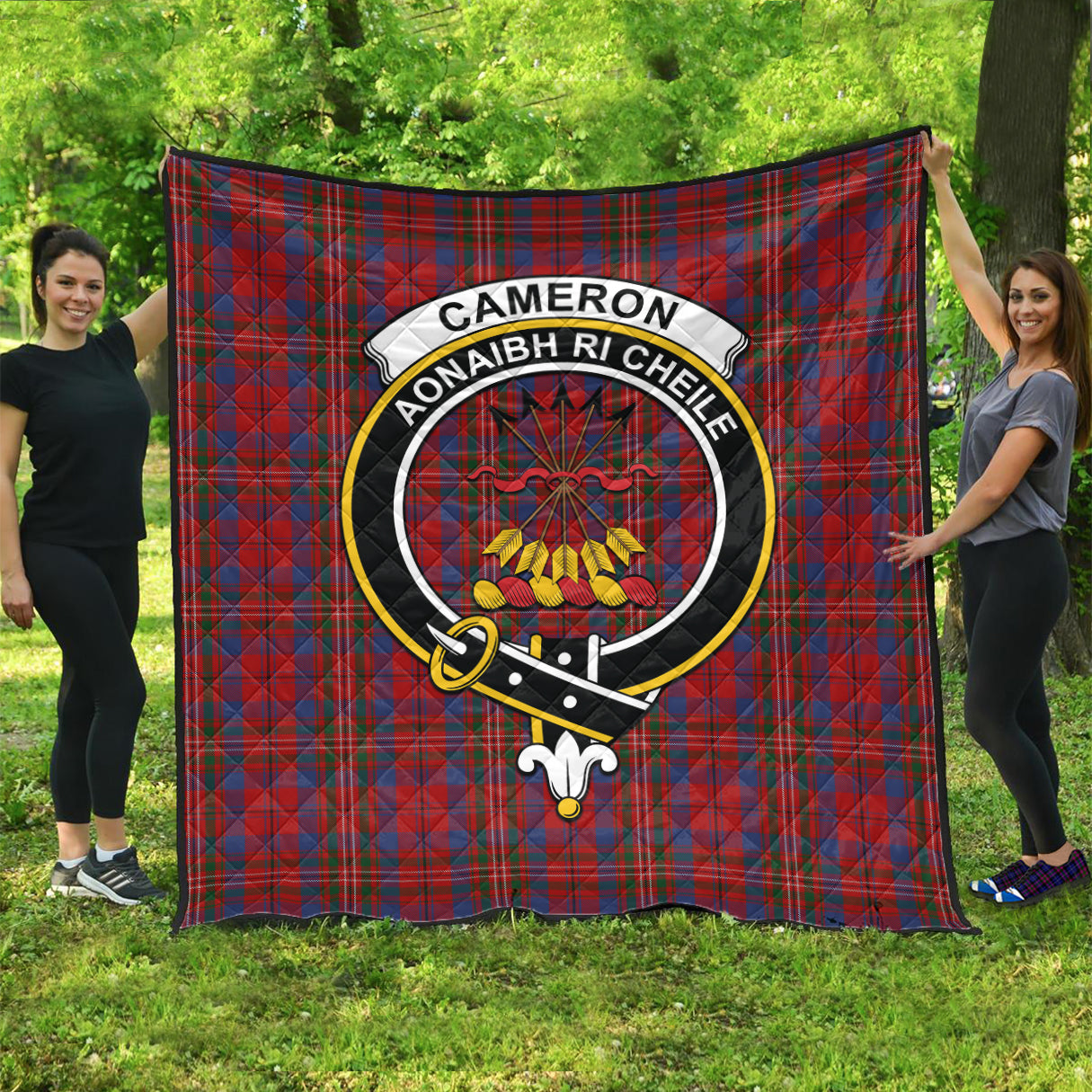 cameron-of-locheil-tartan-quilt-with-family-crest