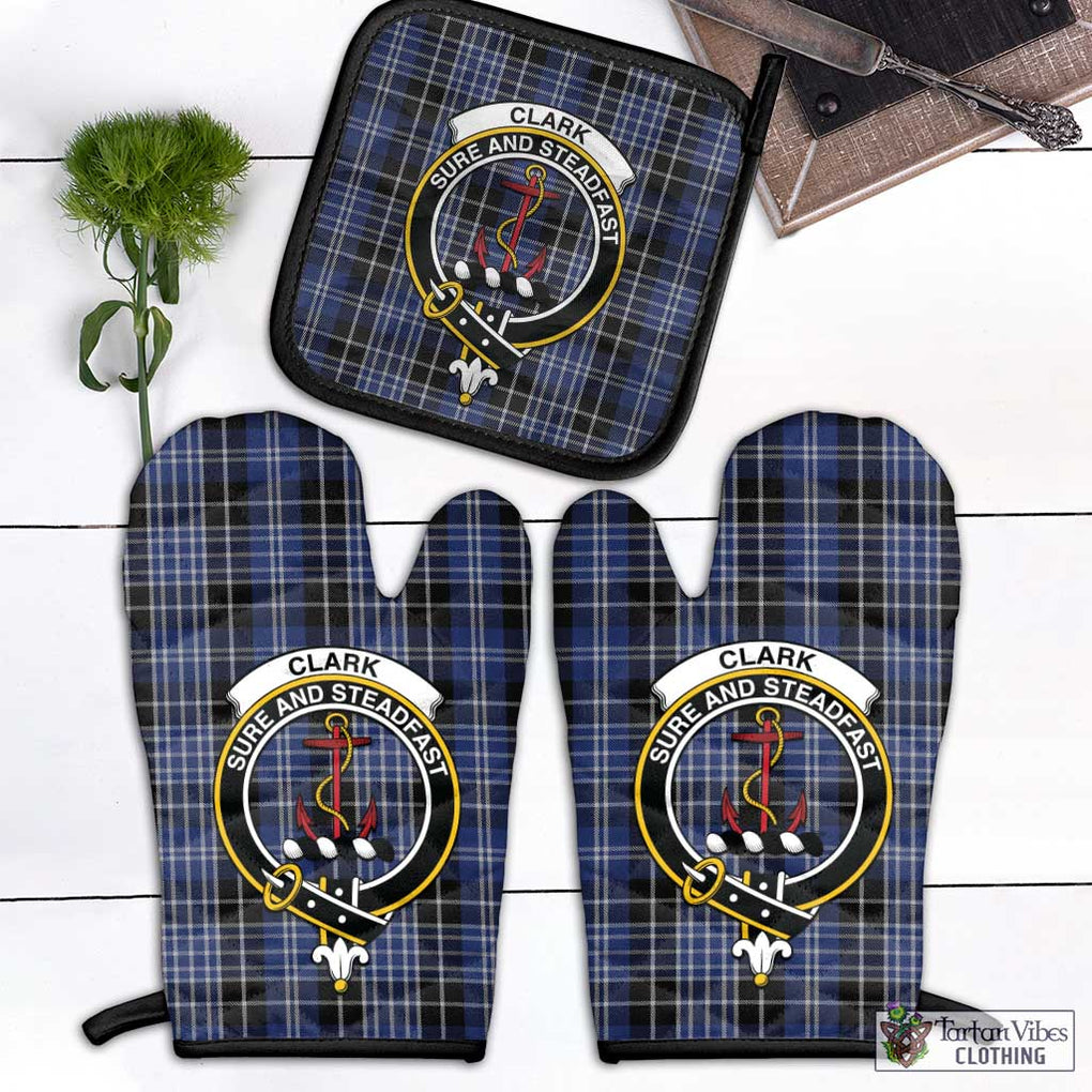 Clark (Clarke) Tartan Combo Oven Mitt & Pot-Holder with Family Crest Combo 1 Oven Mitt & 1 Pot-Holder Black - Tartan Vibes Clothing