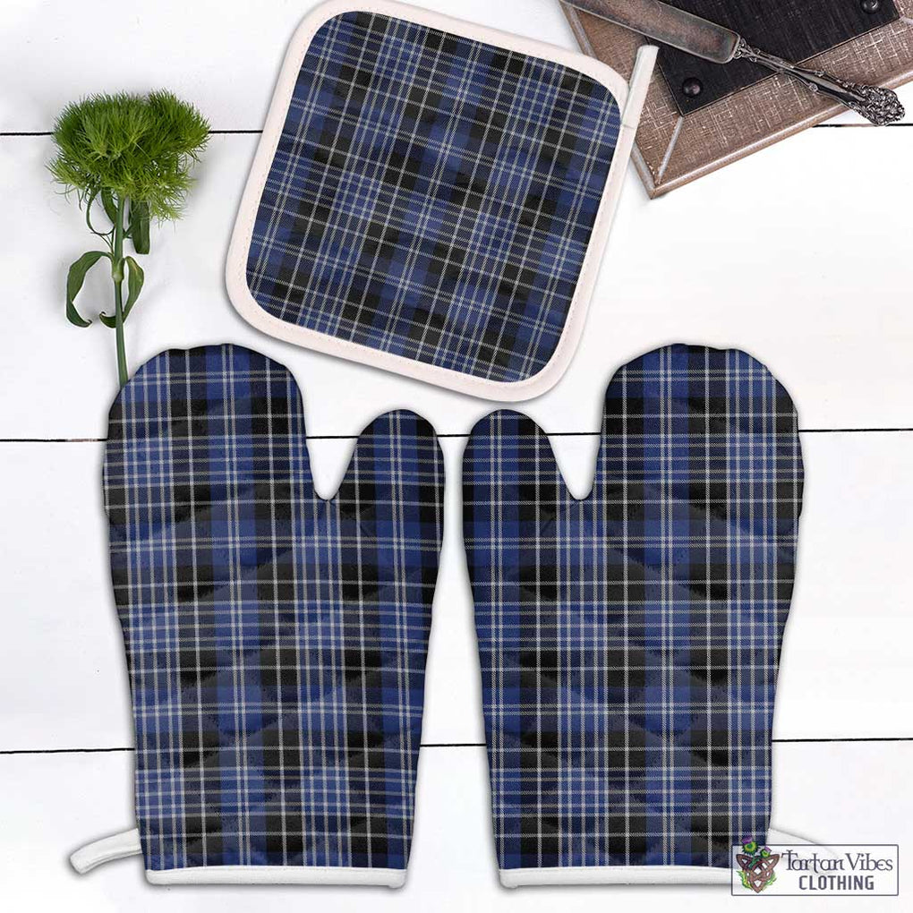 Clarke Tartan Combo Oven Mitt & Pot-Holder Combo 2 Oven Mitt & 1 Pot-Holder Black - Tartan Vibes Clothing