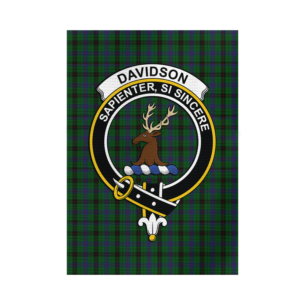 davidson-tartan-flag-with-family-crest