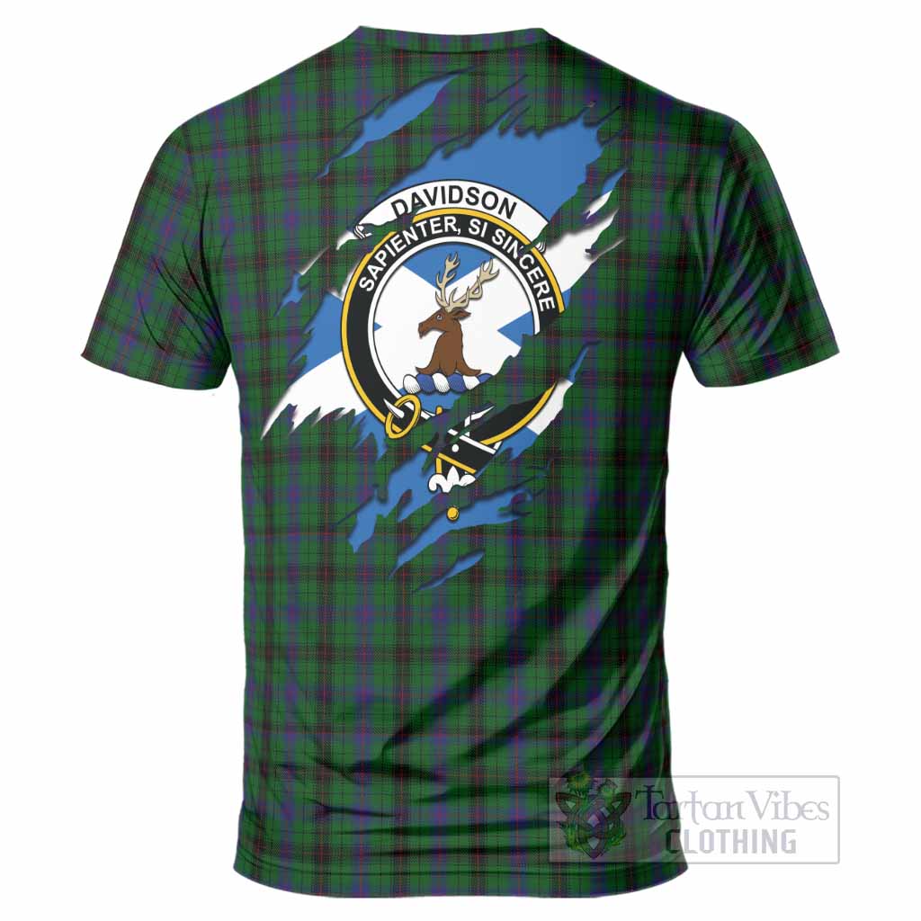 Davidson Clan Crest In Me Tartan T-Shirt Scotland Flag Style