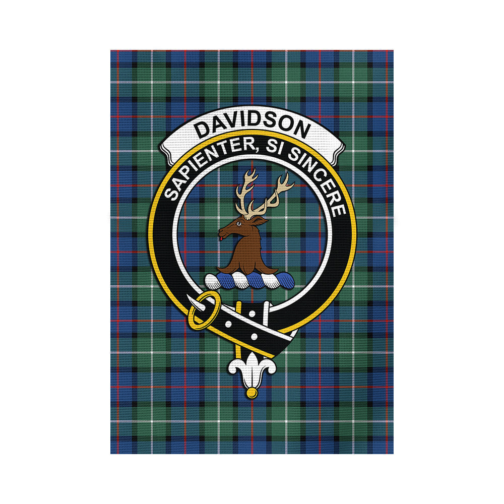 davidson-of-tulloch-tartan-flag-with-family-crest