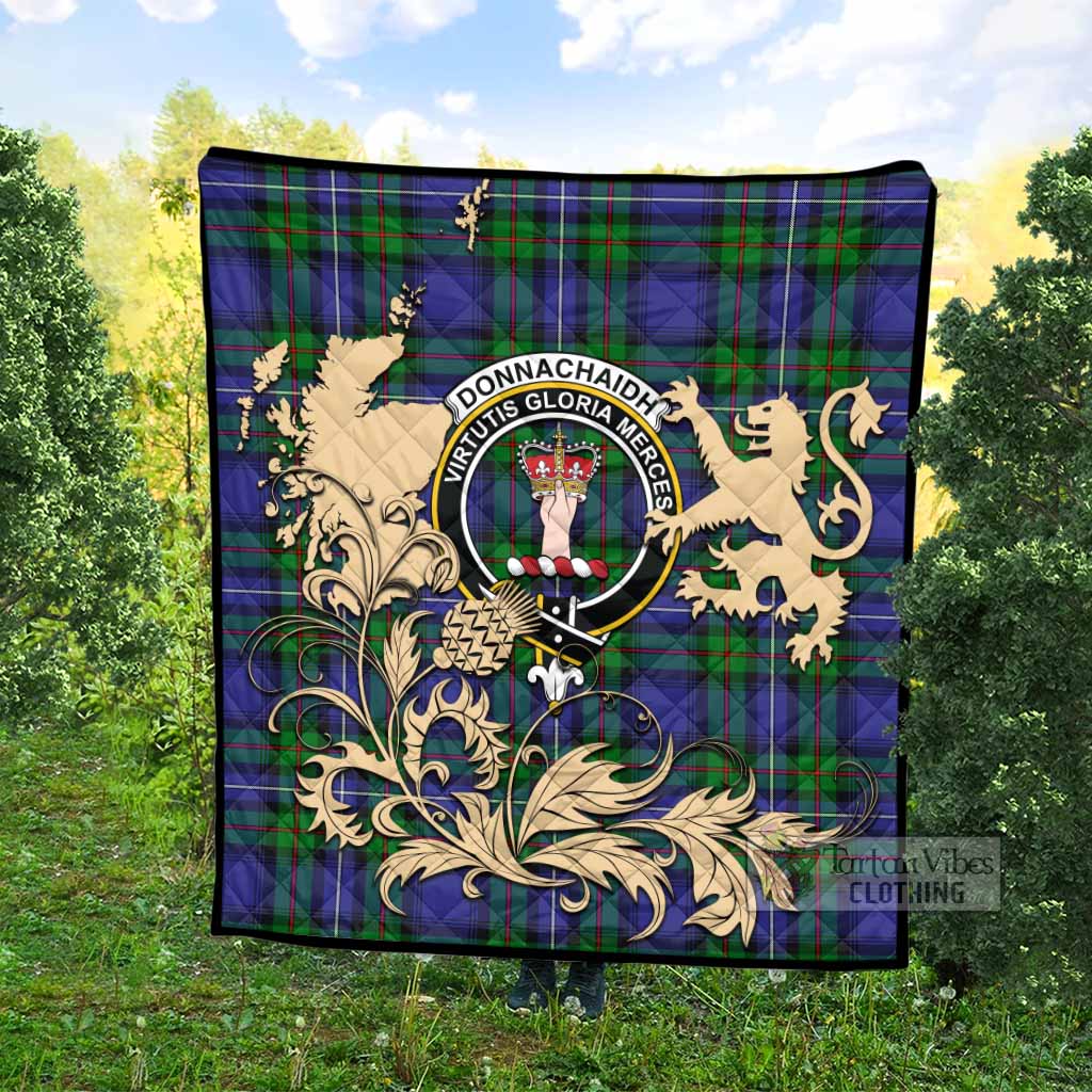 Donnachaidh Tartan Crest Premium Quilt with Scottish Iconic Symbols 