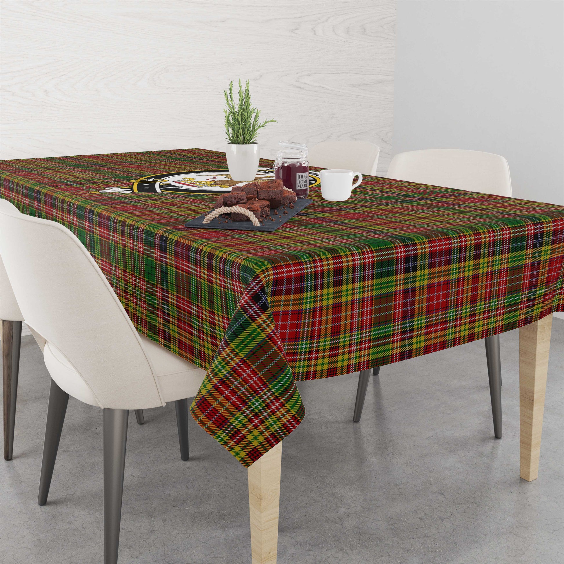 drummond-of-strathallan-tatan-tablecloth-with-family-crest