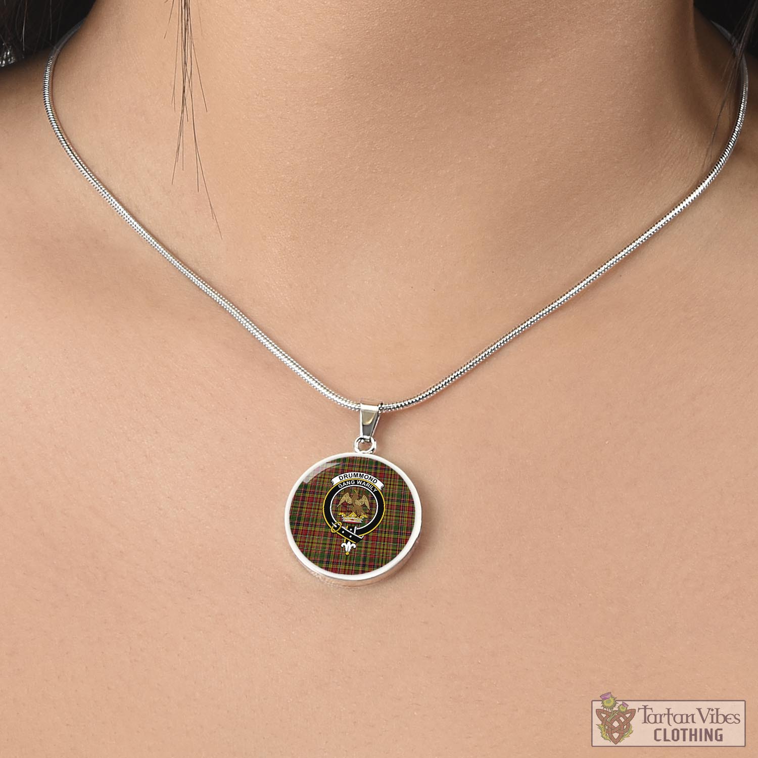 Tartan Vibes Clothing Drummond of Strathallan Tartan Circle Necklace with Family Crest
