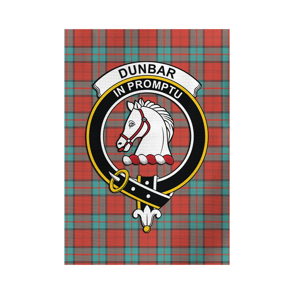 dunbar-ancient-tartan-flag-with-family-crest