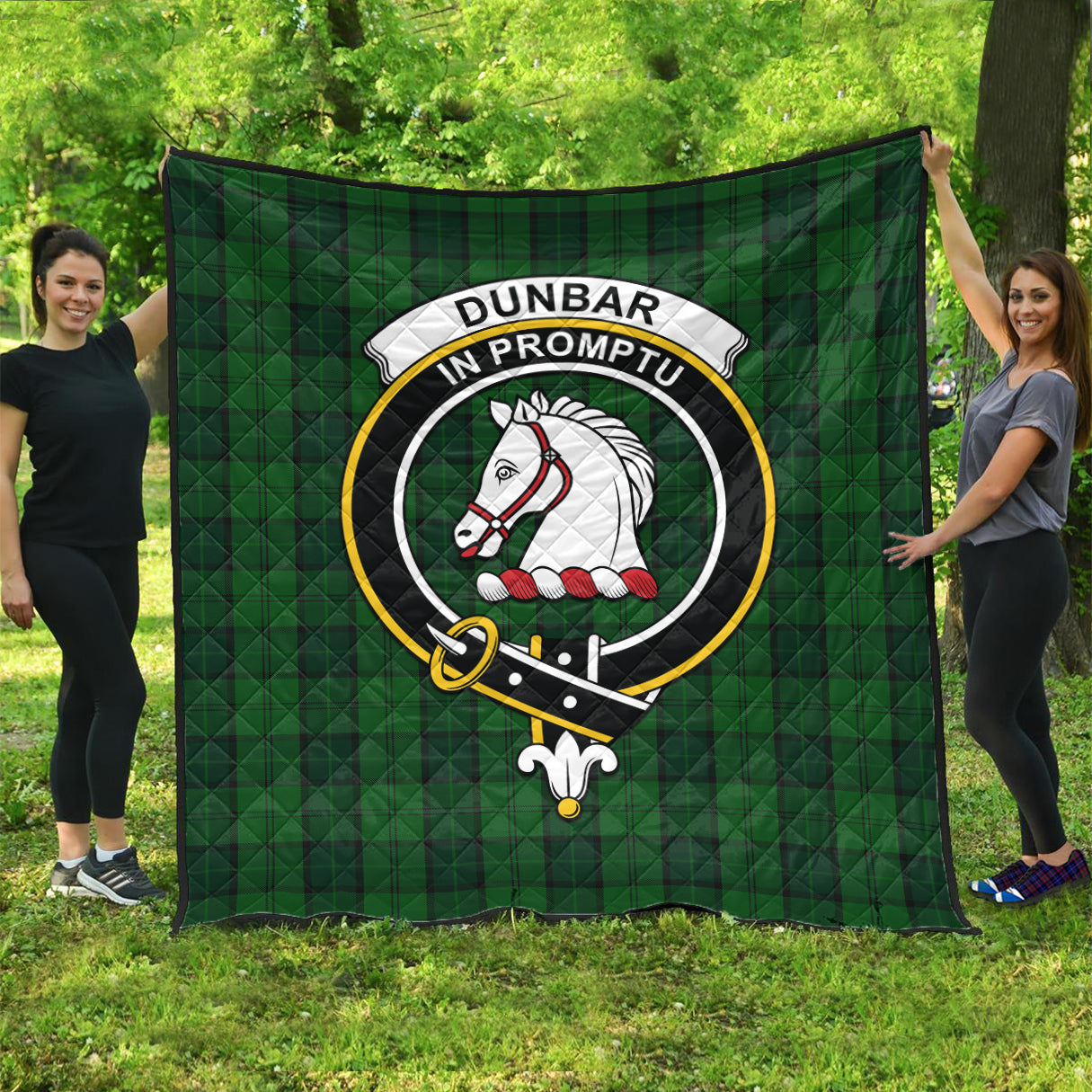dunbar-hunting-tartan-quilt-with-family-crest