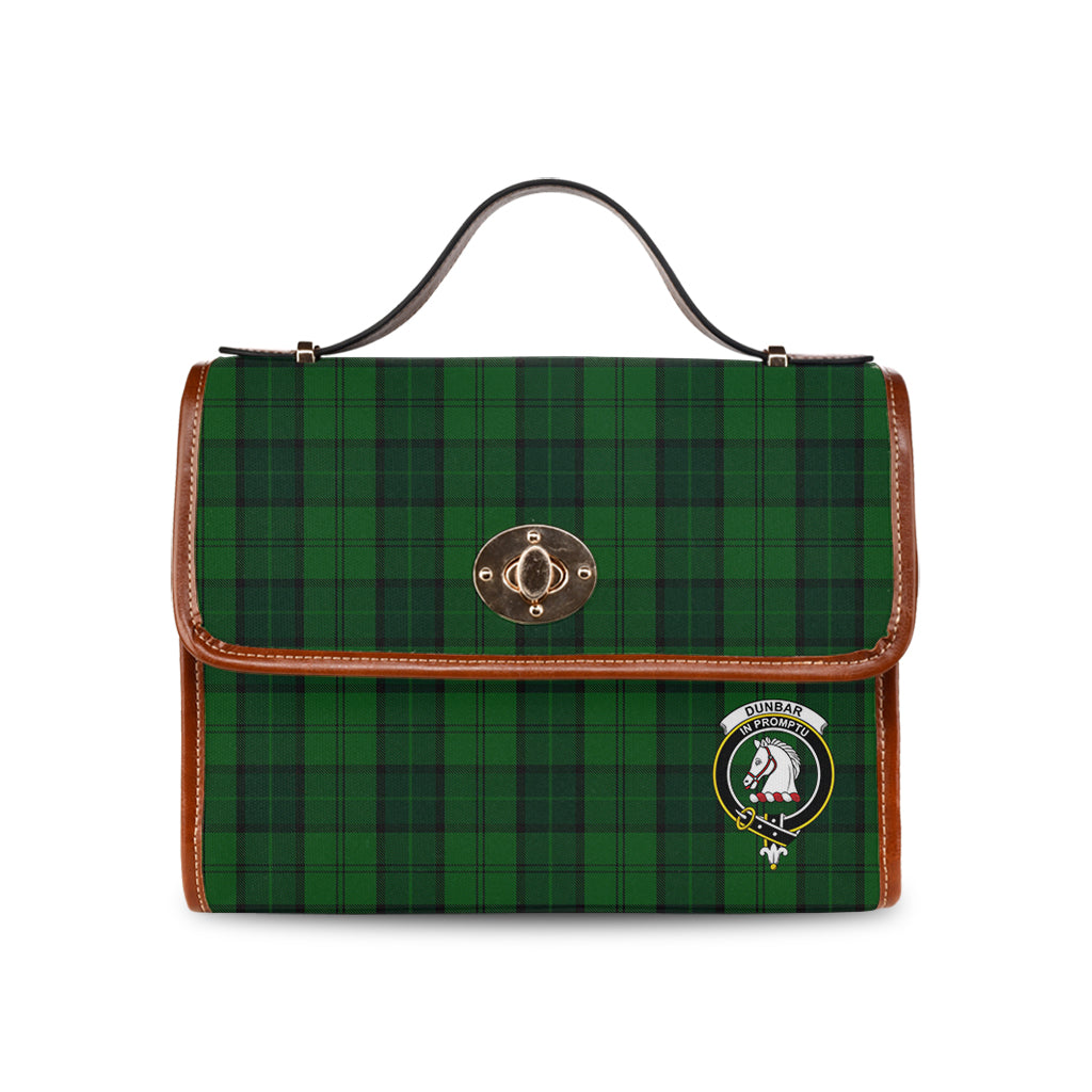 dunbar-hunting-tartan-leather-strap-waterproof-canvas-bag-with-family-crest