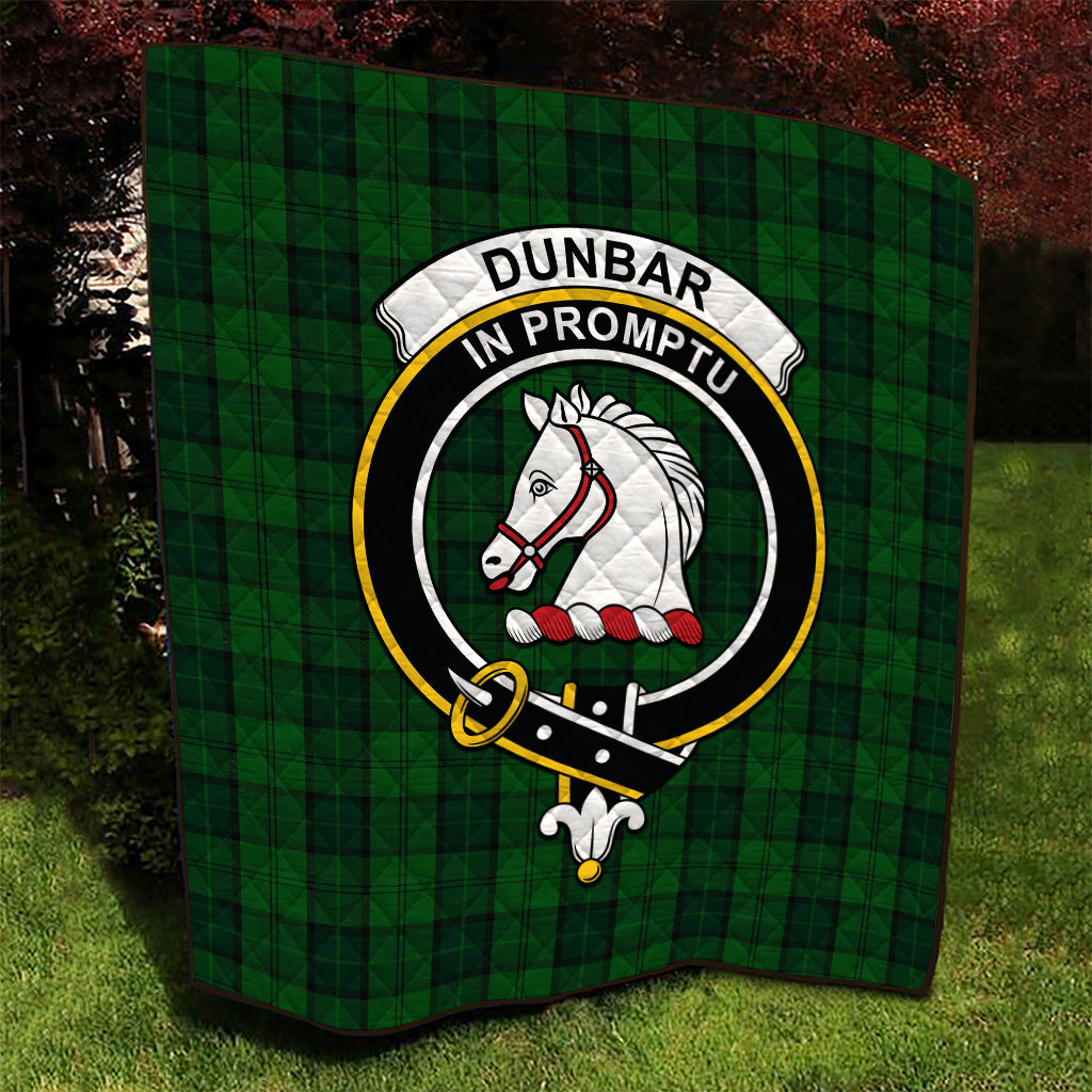 dunbar-hunting-tartan-quilt-with-family-crest