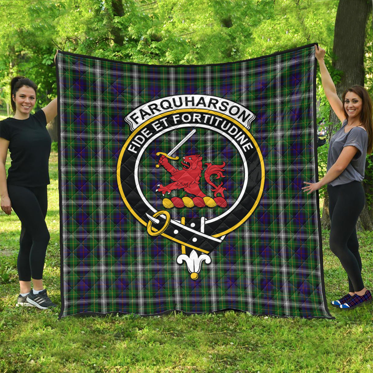 farquharson-dress-tartan-quilt-with-family-crest