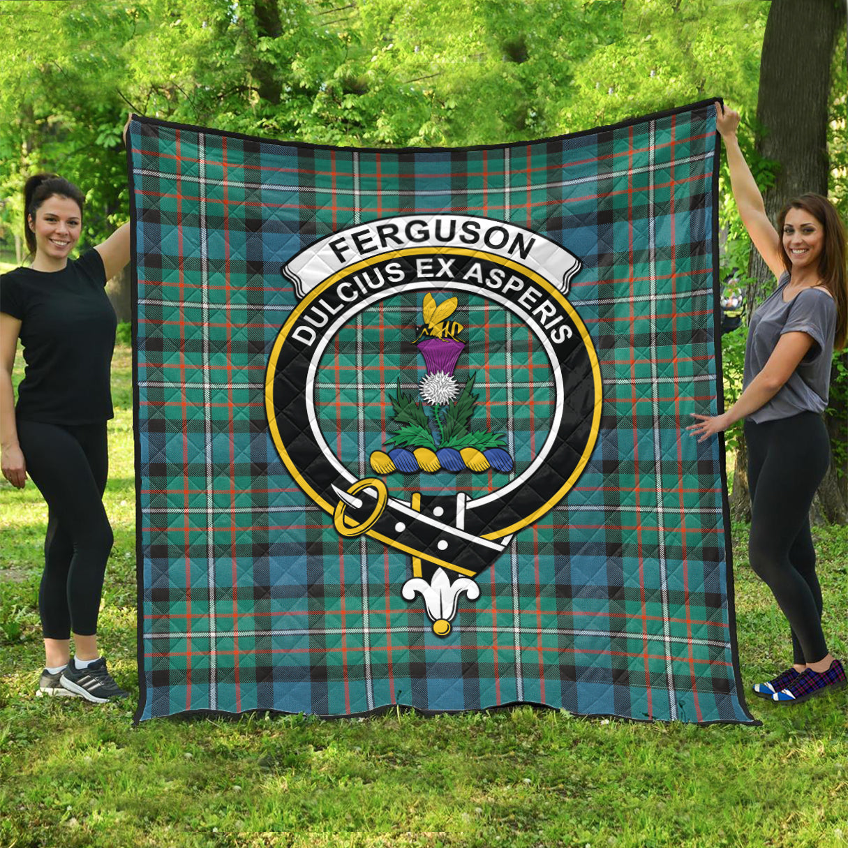 ferguson-ancient-tartan-quilt-with-family-crest