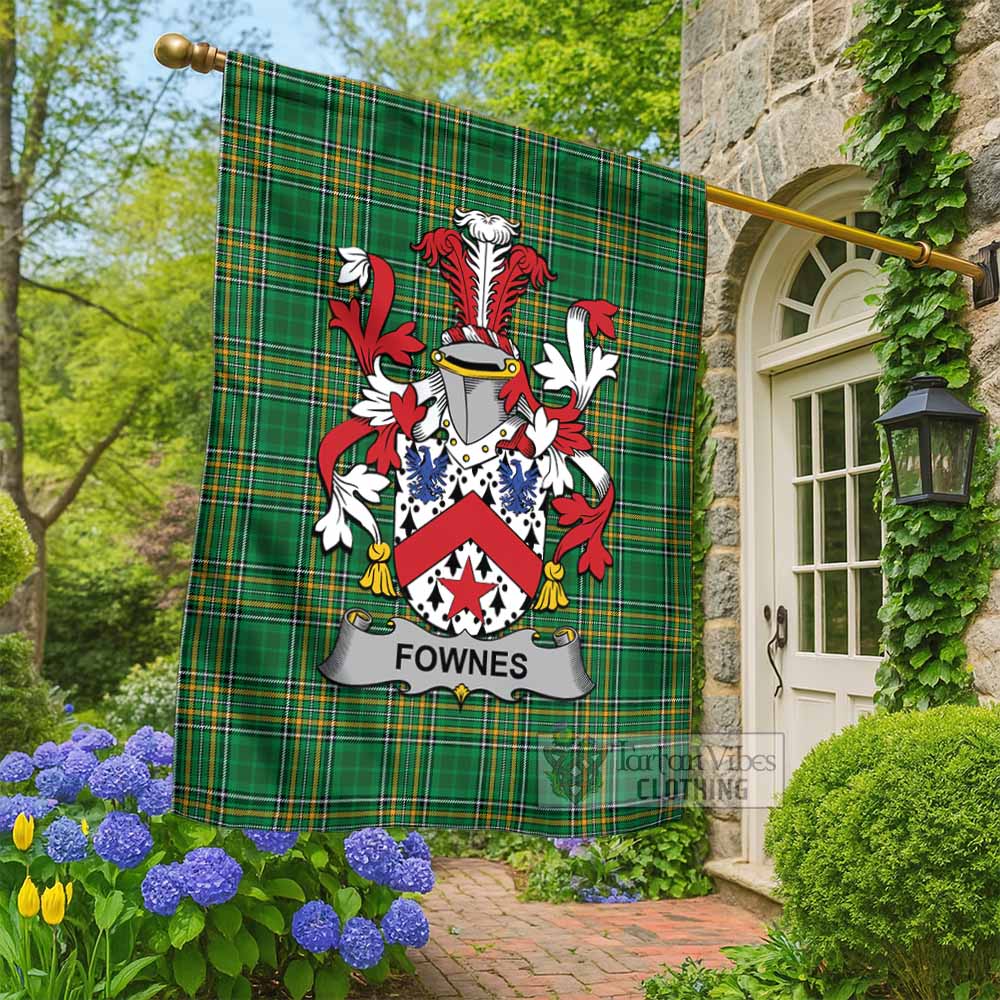 Fownes Irish Clan Tartan Flag with Coat of Arms