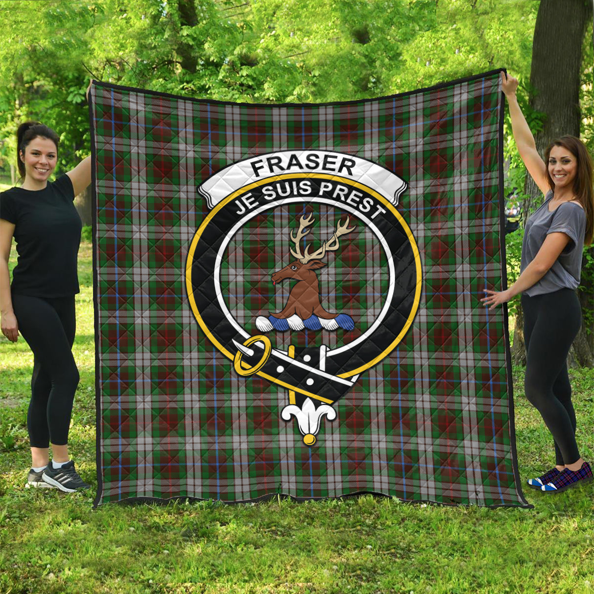 fraser-hunting-dress-tartan-quilt-with-family-crest