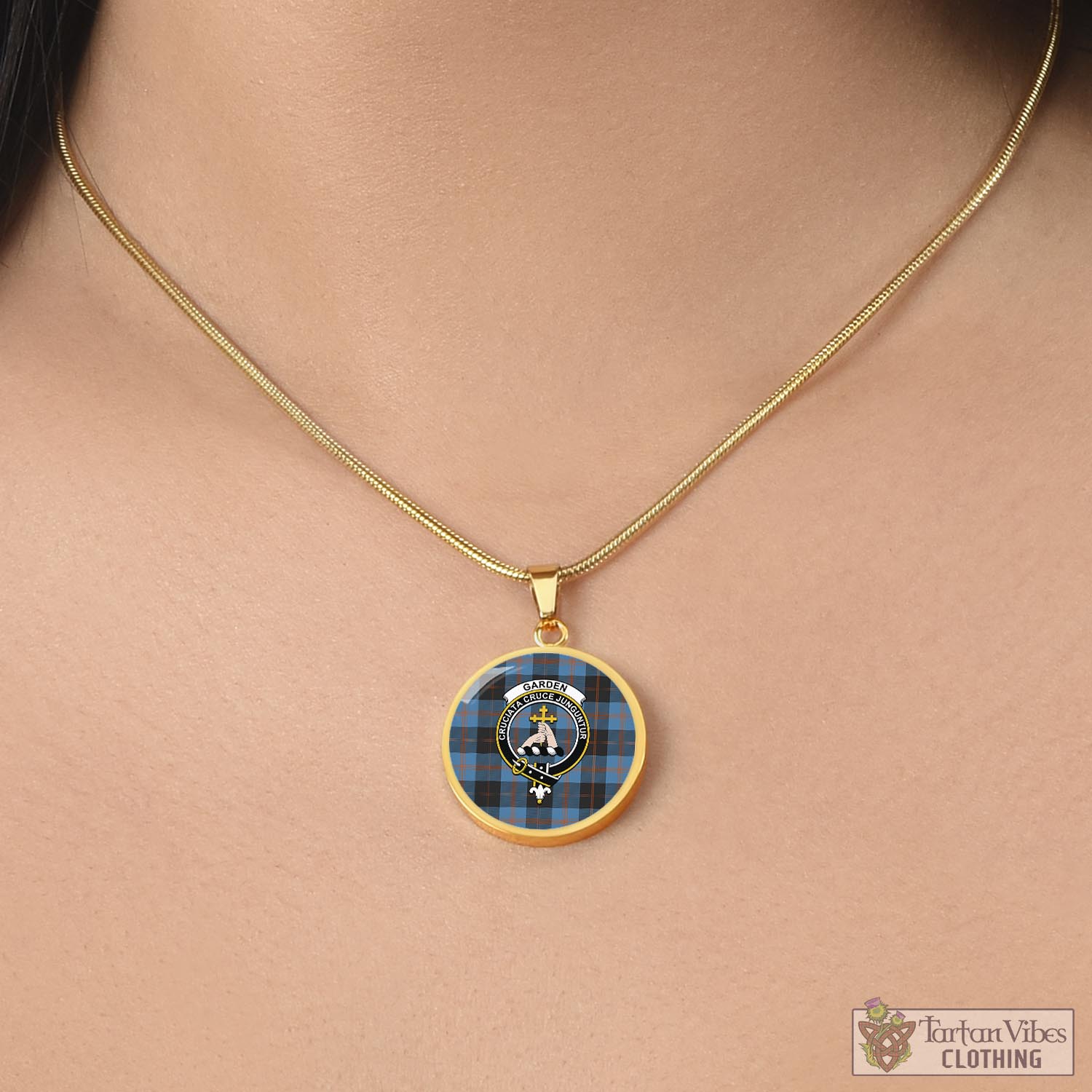 Garden (Gardyne) Tartan Circle Necklace with Family Crest - Tartan Vibes Clothing