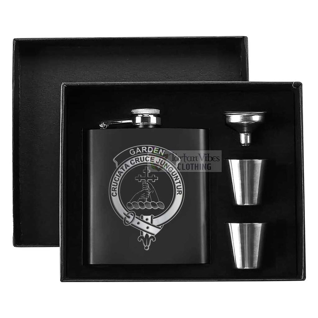 Garden (Gardyne) Crest Hip Flask Set 7oz Black Stainless Steel with A Gift Box - 2D-tartanvibesclothing