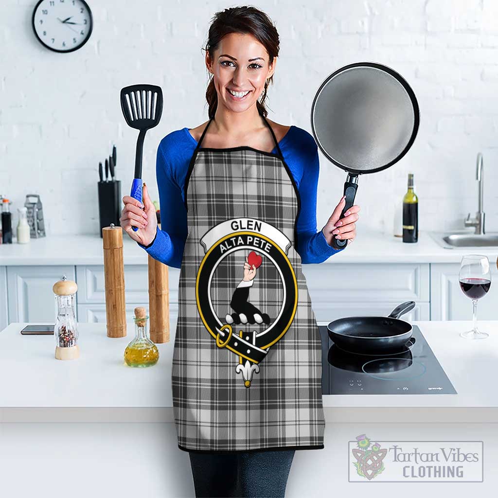 Glen Tartan Apron with Family Crest Black S 38x47 cm - Tartan Vibes Clothing