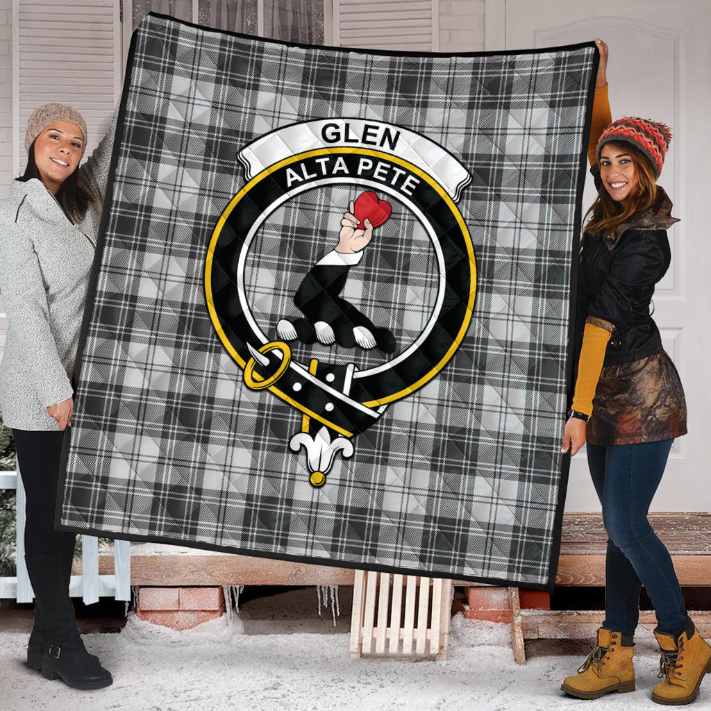 glen-tartan-quilt-with-family-crest