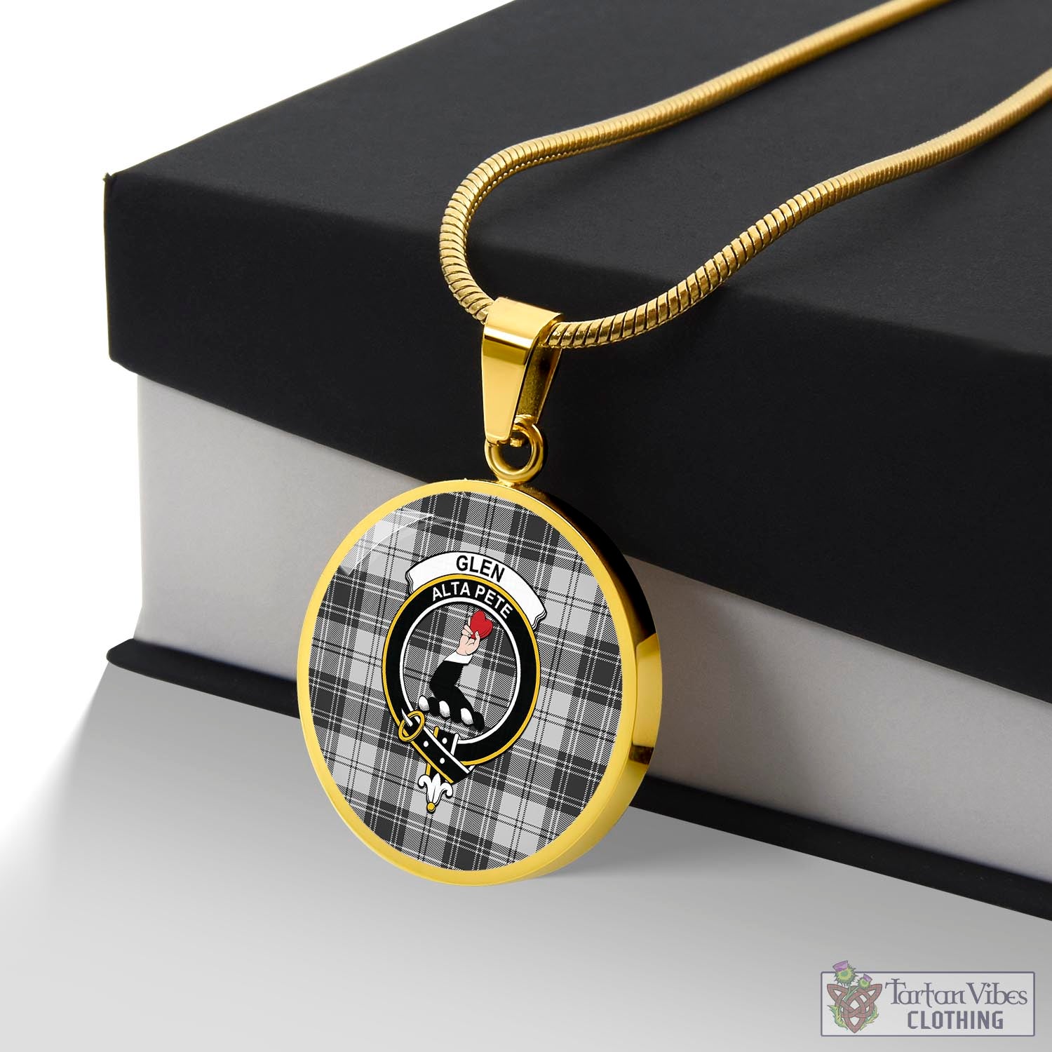 Tartan Vibes Clothing Glen Tartan Circle Necklace with Family Crest