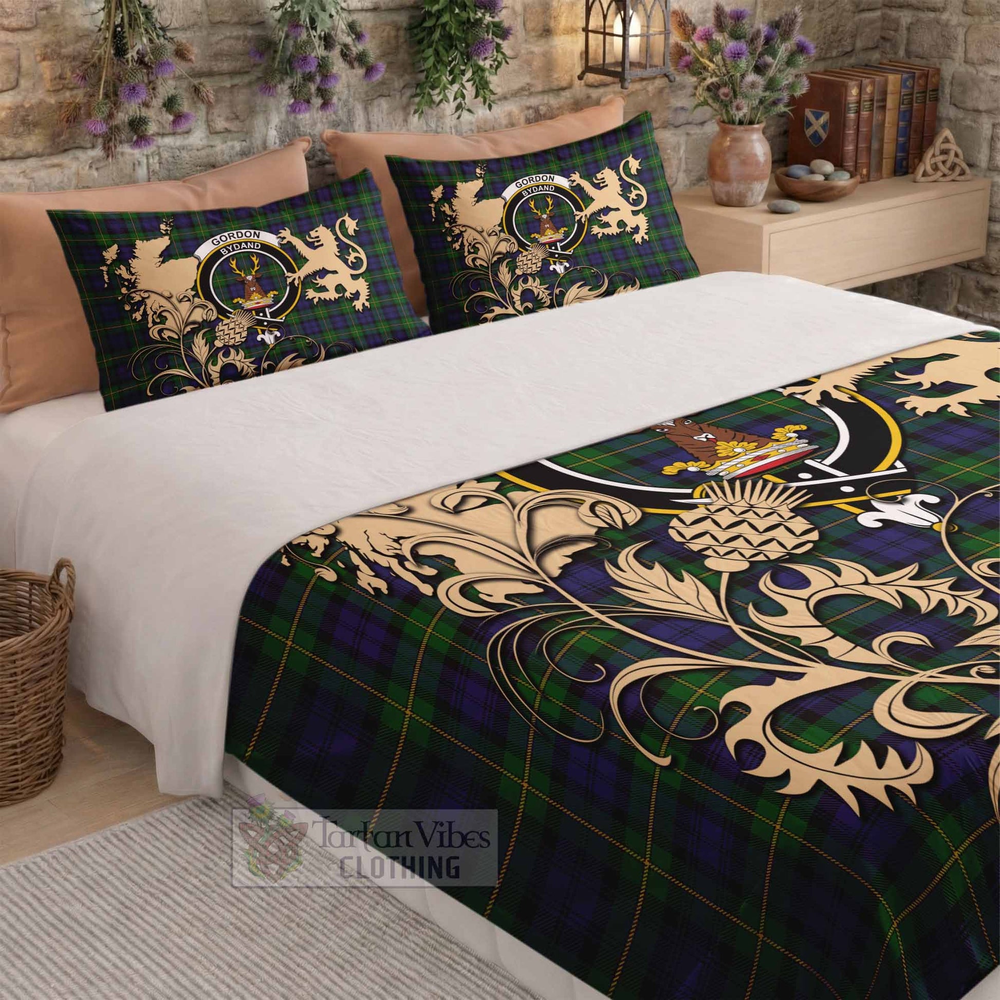 Gordon Tartan Crest Bedding Set with Scottish Iconic Symbols 