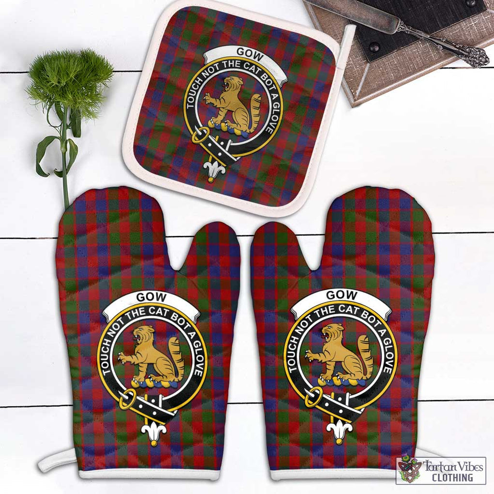 Gow Tartan Combo Oven Mitt & Pot-Holder with Family Crest Combo 2 Oven Mitt & 1 Pot-Holder Black - Tartan Vibes Clothing