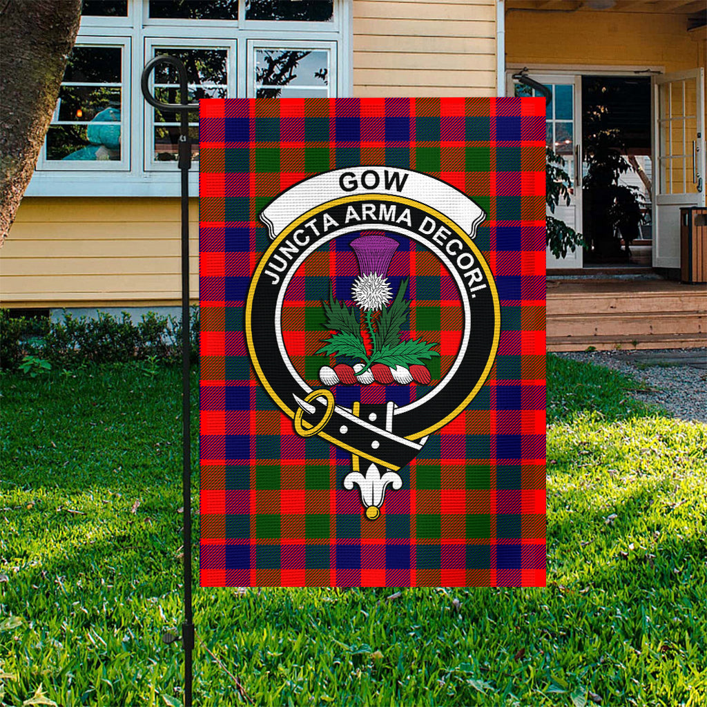 gow-of-skeoch-tartan-flag-with-family-crest