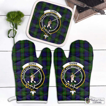 Gunn Tartan Combo Oven Mitt & Pot-Holder with Family Crest Combo 1 Oven Mitt & 1 Pot-Holder White - Tartan Vibes Clothing