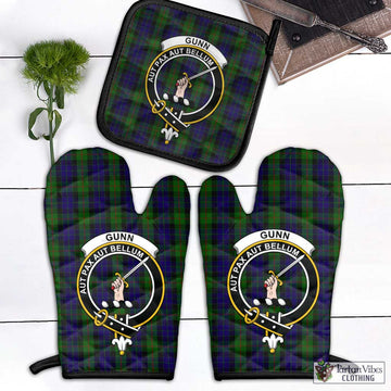 Gunn Tartan Combo Oven Mitt & Pot-Holder with Family Crest Combo 1 Oven Mitt & 1 Pot-Holder Black - Tartan Vibes Clothing