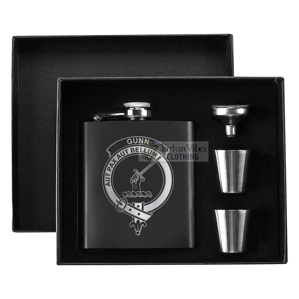Tartan Vibes Clothing Gunn Crest Hip Flask Set 7oz Black Stainless Steel with A Gift Box