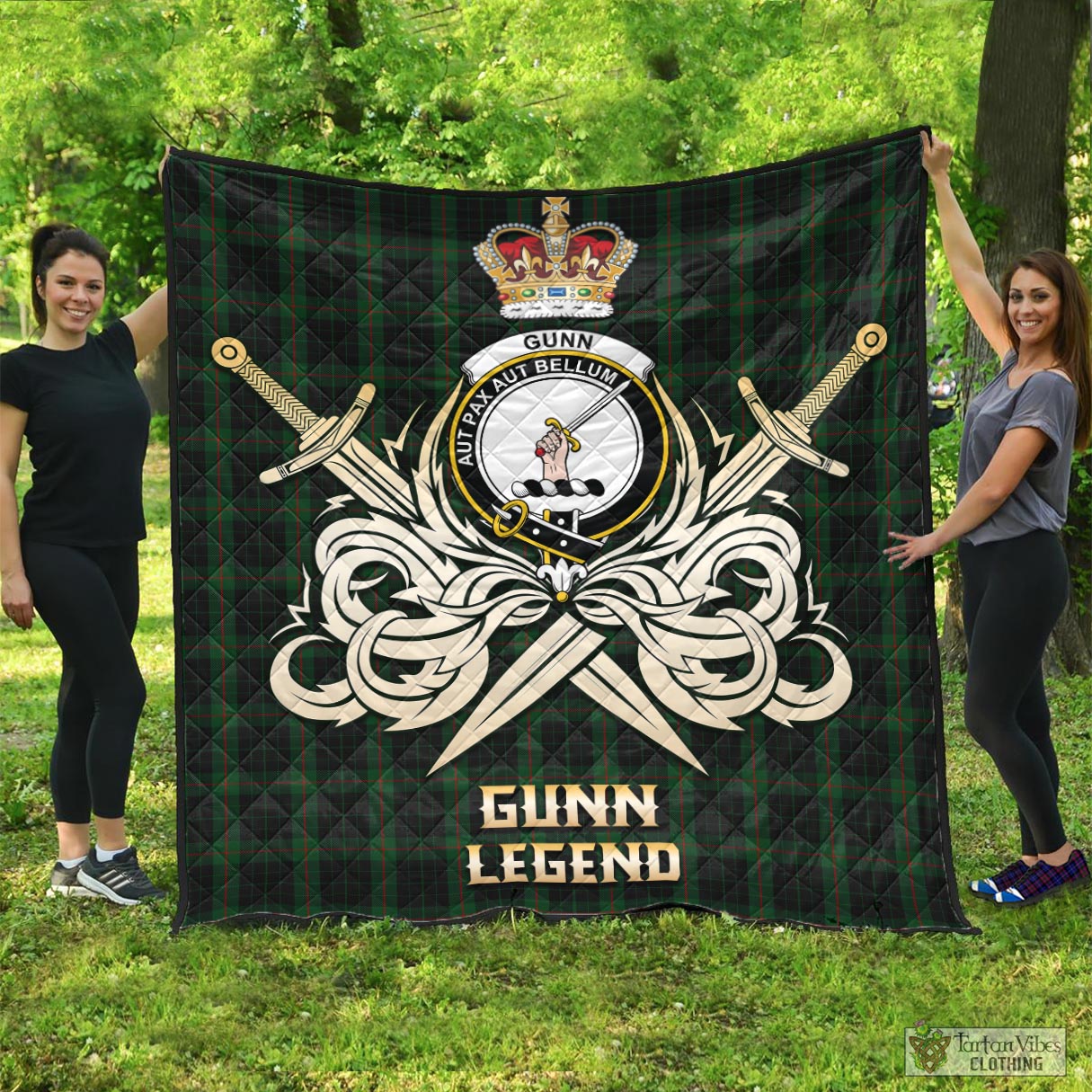 Tartan Vibes Clothing Gunn Logan Tartan Quilt with Clan Crest and the Golden Sword of Courageous Legacy