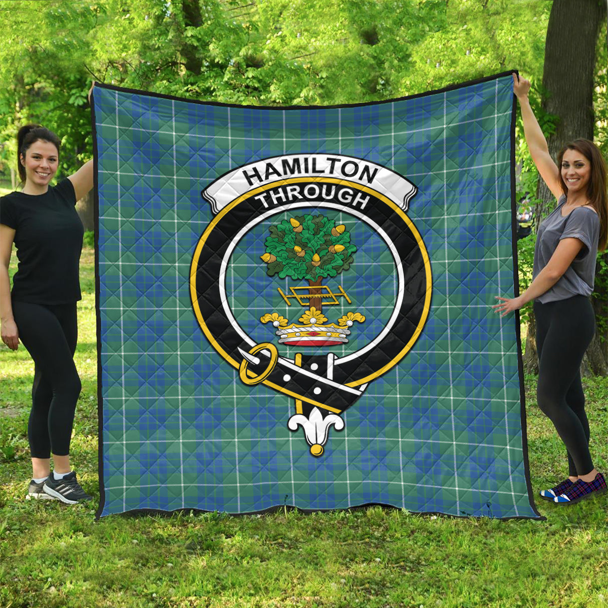 hamilton-hunting-ancient-tartan-quilt-with-family-crest