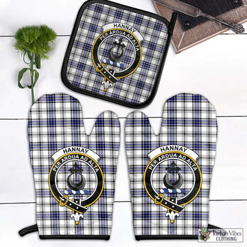Hannay Tartan Combo Oven Mitt & Pot-Holder with Family Crest Combo 1 Oven Mitt & 1 Pot-Holder Black - Tartan Vibes Clothing