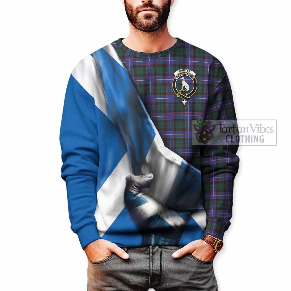 Hunter (Hunterston) Tartan Sweatshirt with Family Crest Scotland Patriotic Style - Tartan Vibes Clothing