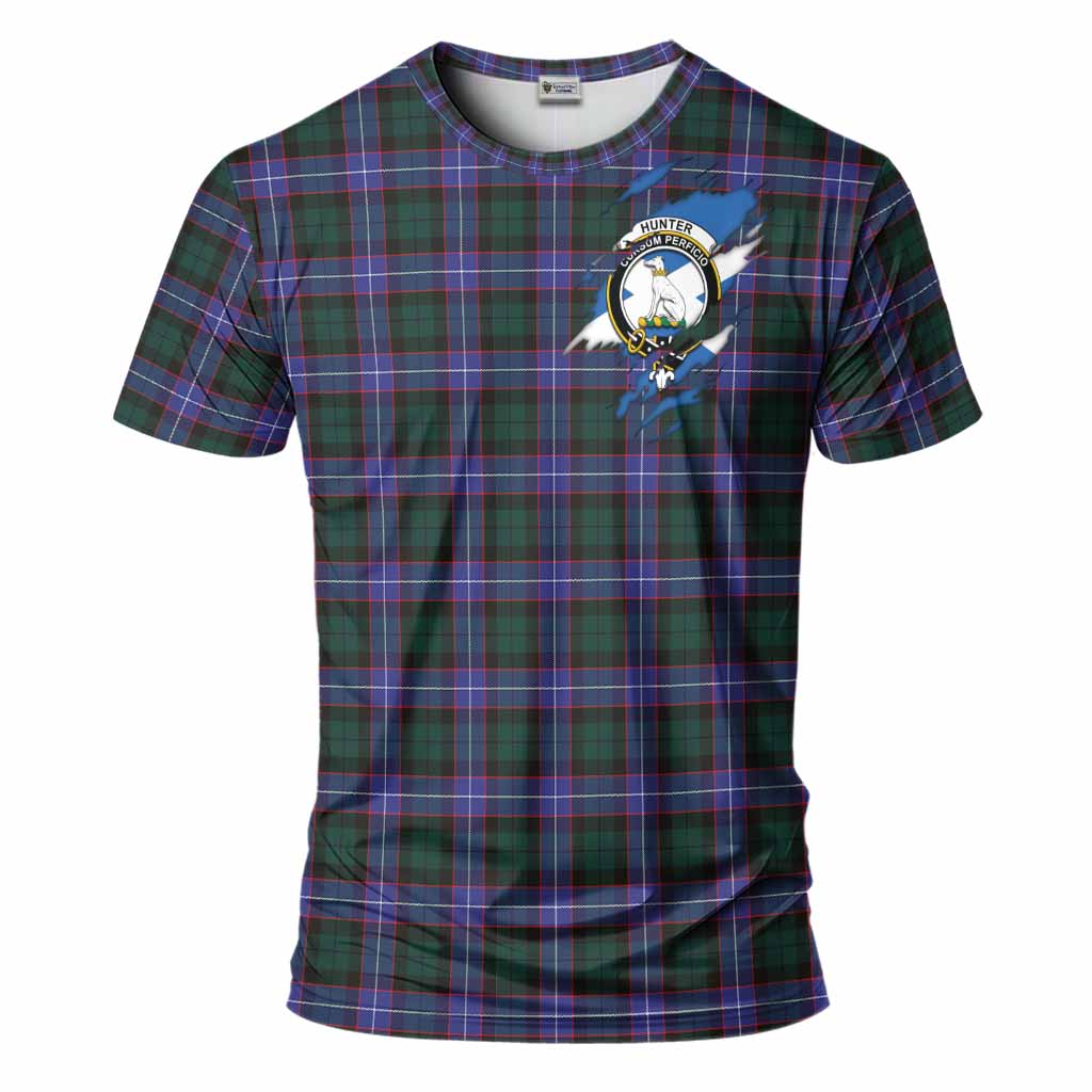 Hunter (Hunterston) Clan Crest In Me Tartan T-Shirt Scotland Flag Style