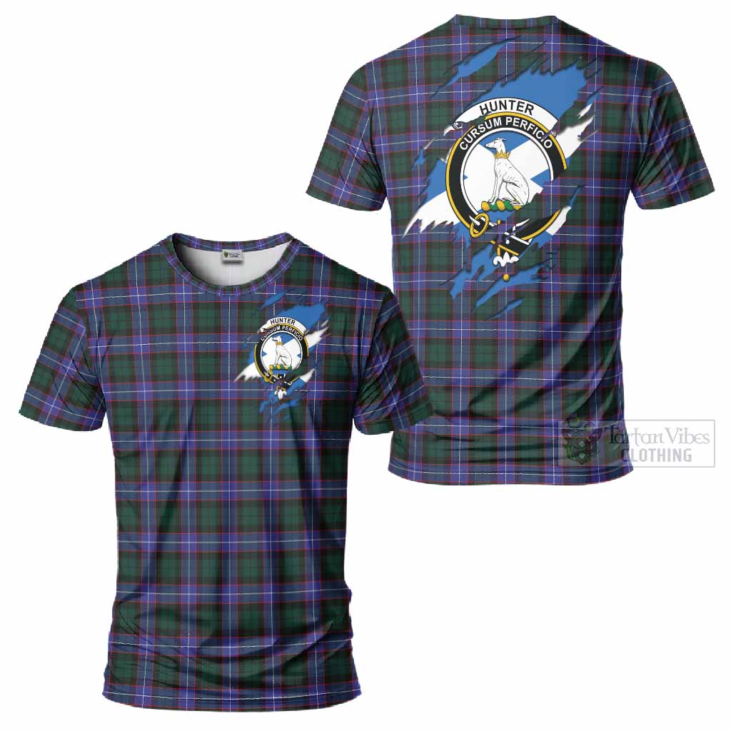 Hunter (Hunterston) Clan Crest In Me Tartan T-Shirt Scotland Flag Style