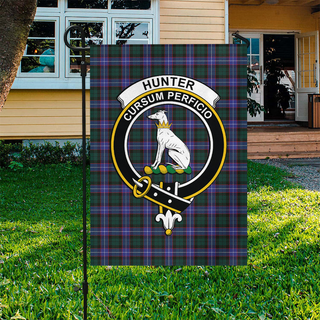 Hunter (Hunterston) Tartan Flag with Family Crest - Tartan Vibes Clothing