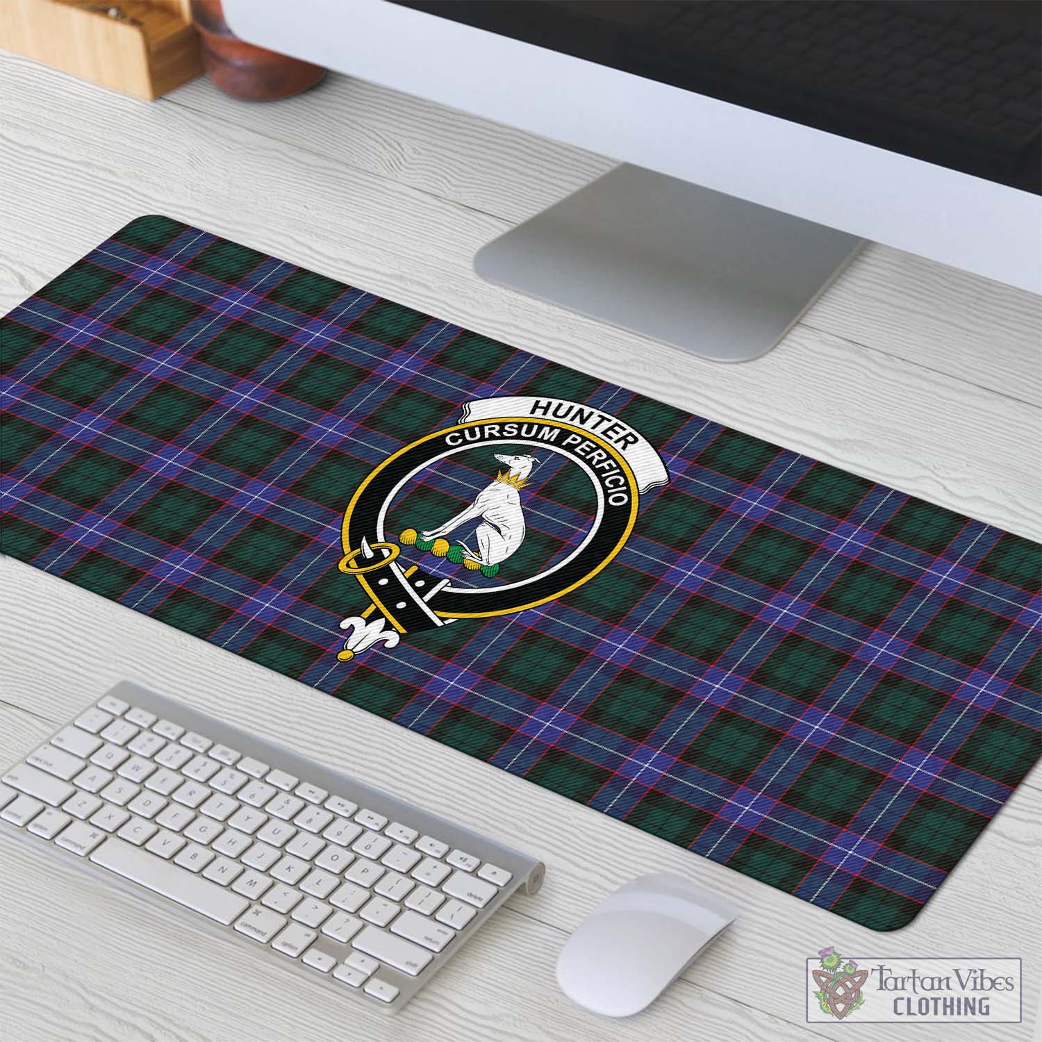 Tartan Vibes Clothing Hunter Modern Tartan Mouse Pad with Family Crest