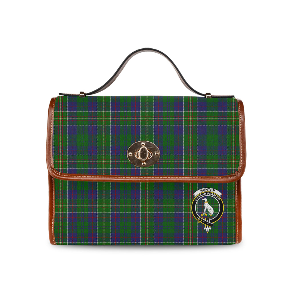 hunter-of-hunterston-tartan-leather-strap-waterproof-canvas-bag-with-family-crest