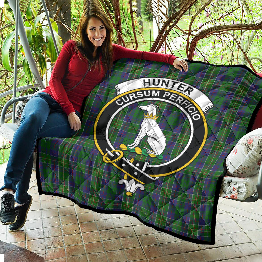 hunter-of-hunterston-tartan-quilt-with-family-crest