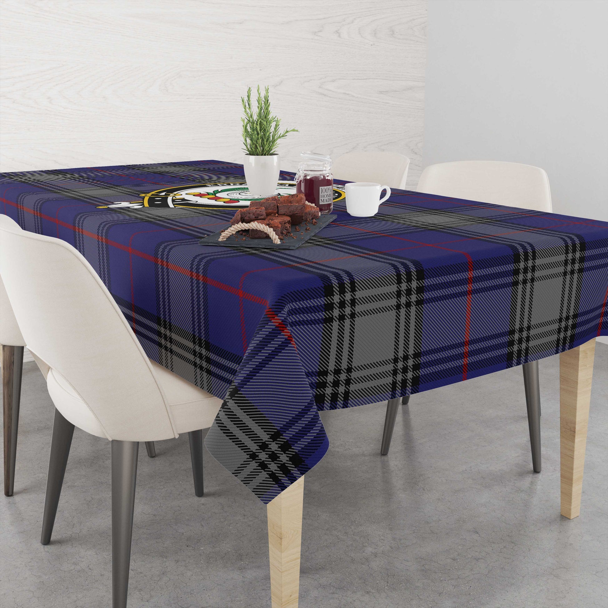 kinnaird-tatan-tablecloth-with-family-crest