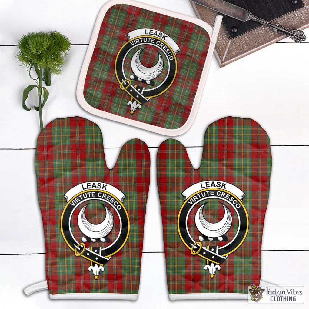 Leask Tartan Combo Oven Mitt & Pot-Holder with Family Crest Combo 1 Oven Mitt & 1 Pot-Holder White - Tartan Vibes Clothing