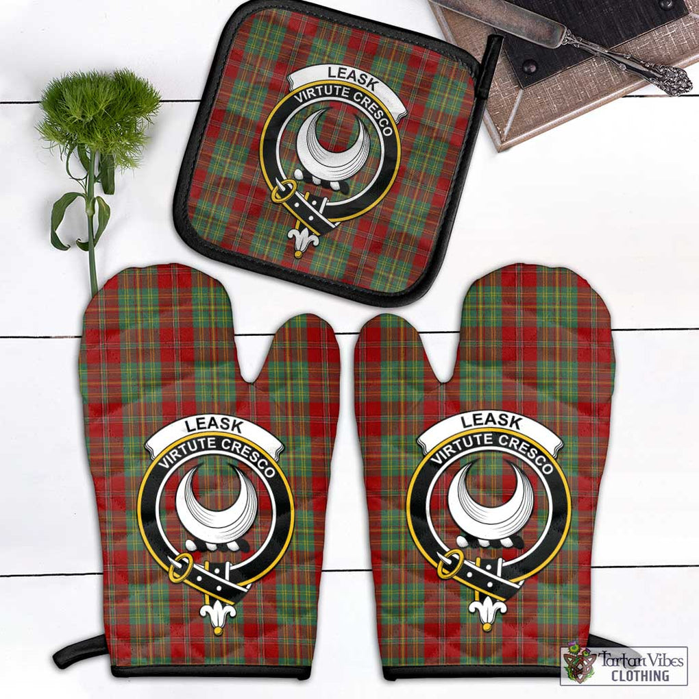 Leask Tartan Combo Oven Mitt & Pot-Holder with Family Crest Combo 1 Oven Mitt & 1 Pot-Holder Black - Tartan Vibes Clothing