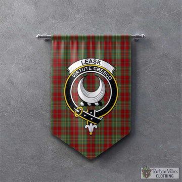 Leask Tartan Gonfalon, Tartan Banner with Family Crest