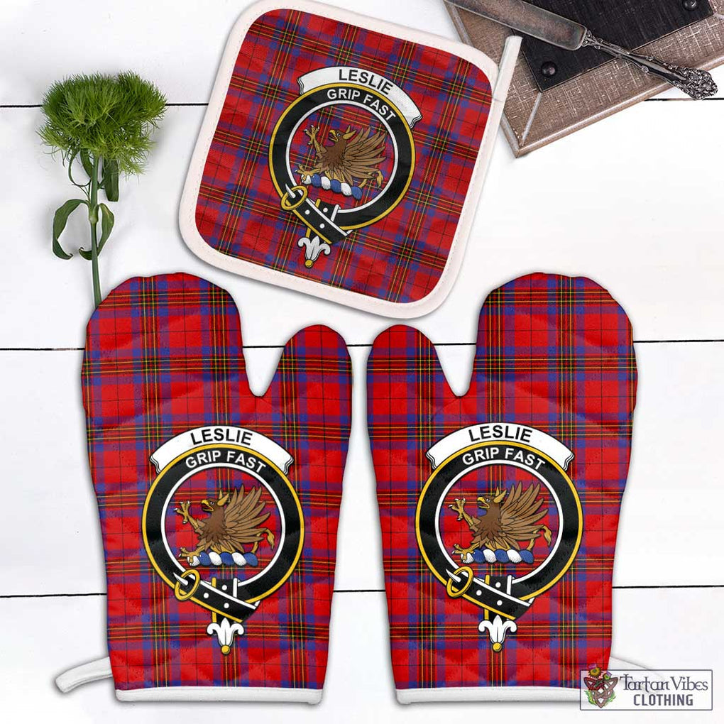 Leslie Tartan Combo Oven Mitt & Pot-Holder with Family Crest Combo 1 Oven Mitt & 1 Pot-Holder White - Tartan Vibes Clothing
