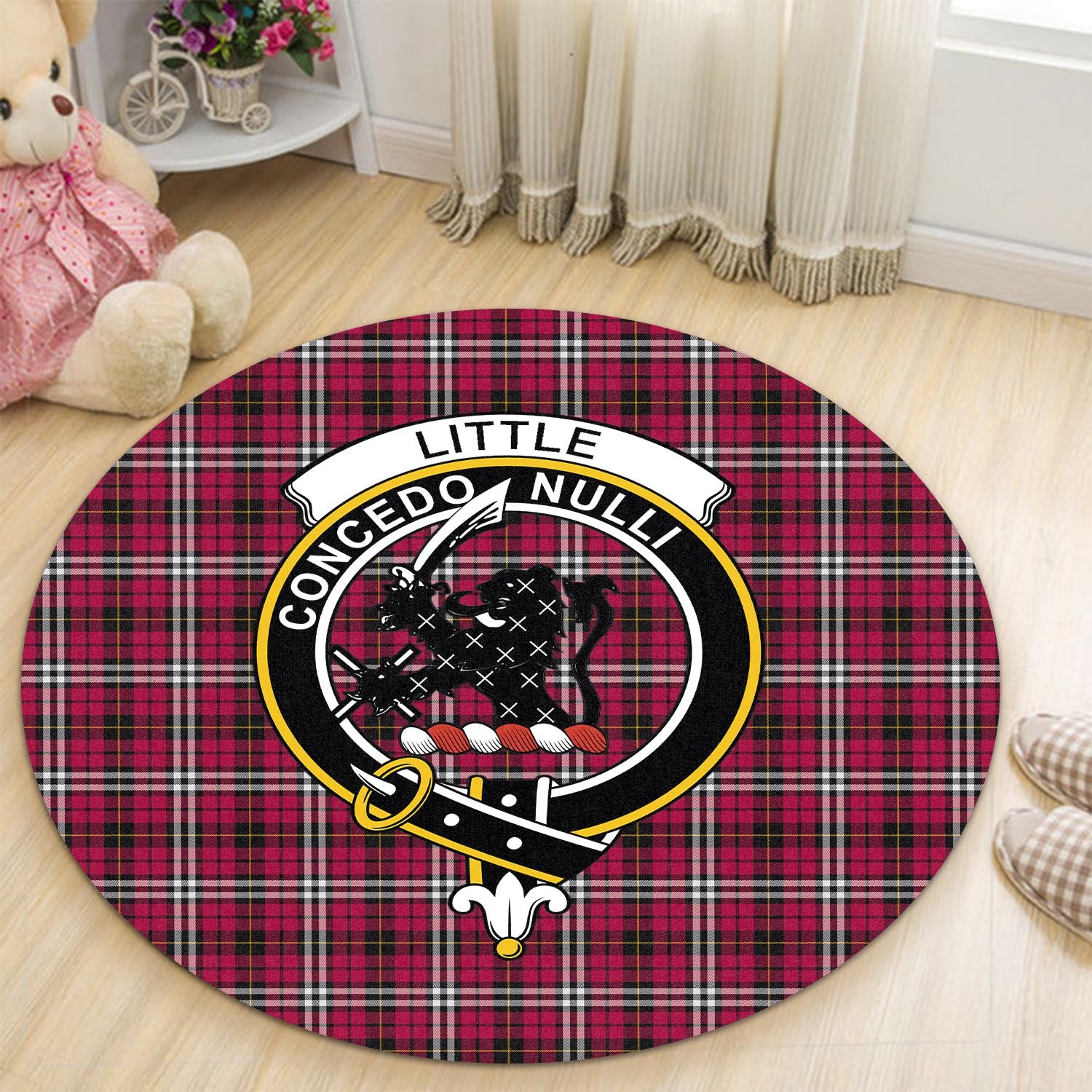 little-tartan-round-rug-with-family-crest