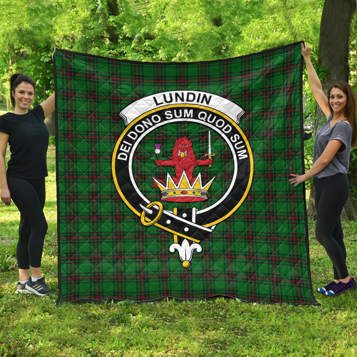 lundin-tartan-quilt-with-family-crest