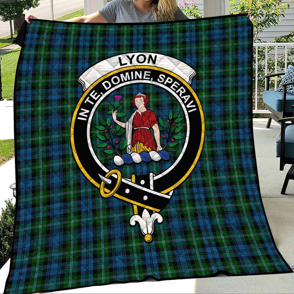 lyon-tartan-quilt-with-family-crest