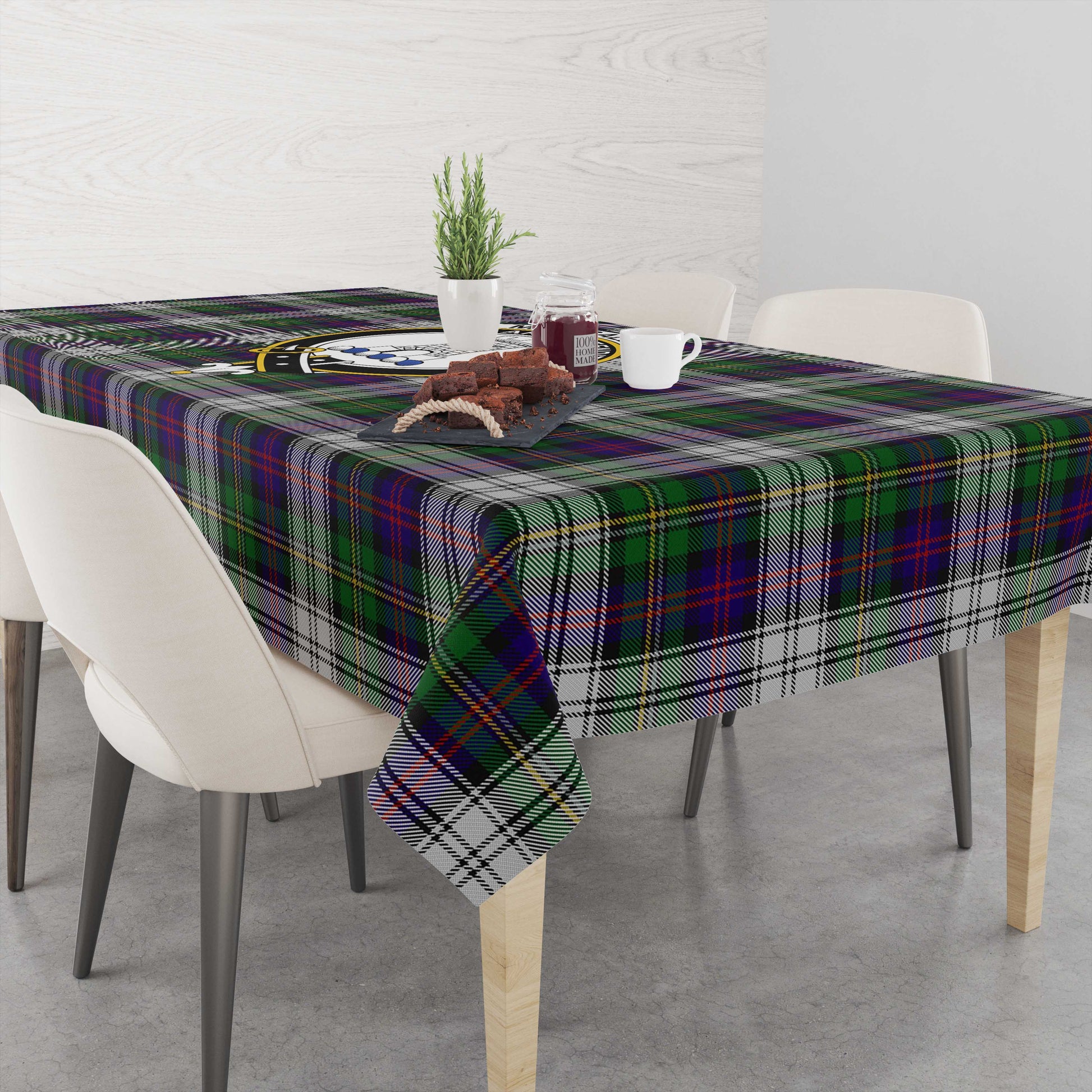 maccallum-dress-tatan-tablecloth-with-family-crest