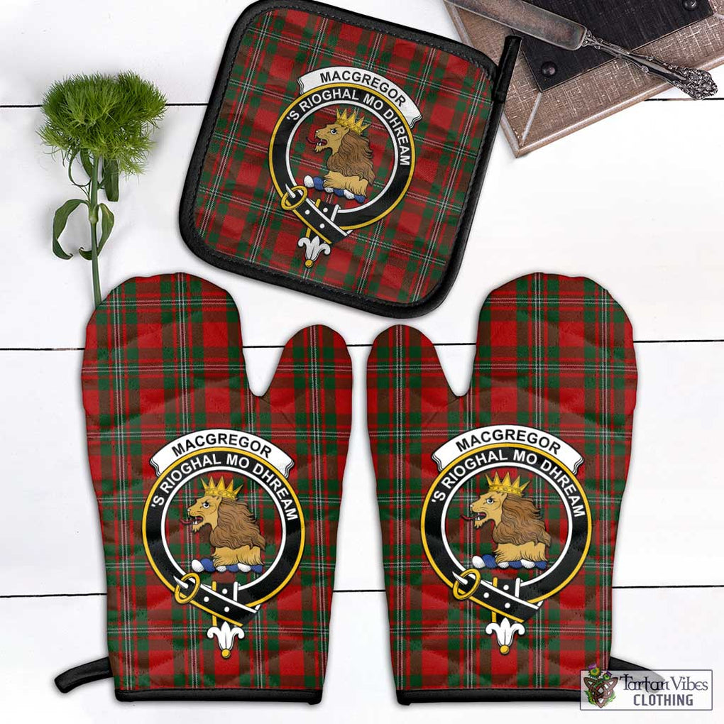 MacGregor (McGregor) Tartan Combo Oven Mitt & Pot-Holder with Family Crest Combo 1 Oven Mitt & 1 Pot-Holder Black - Tartan Vibes Clothing